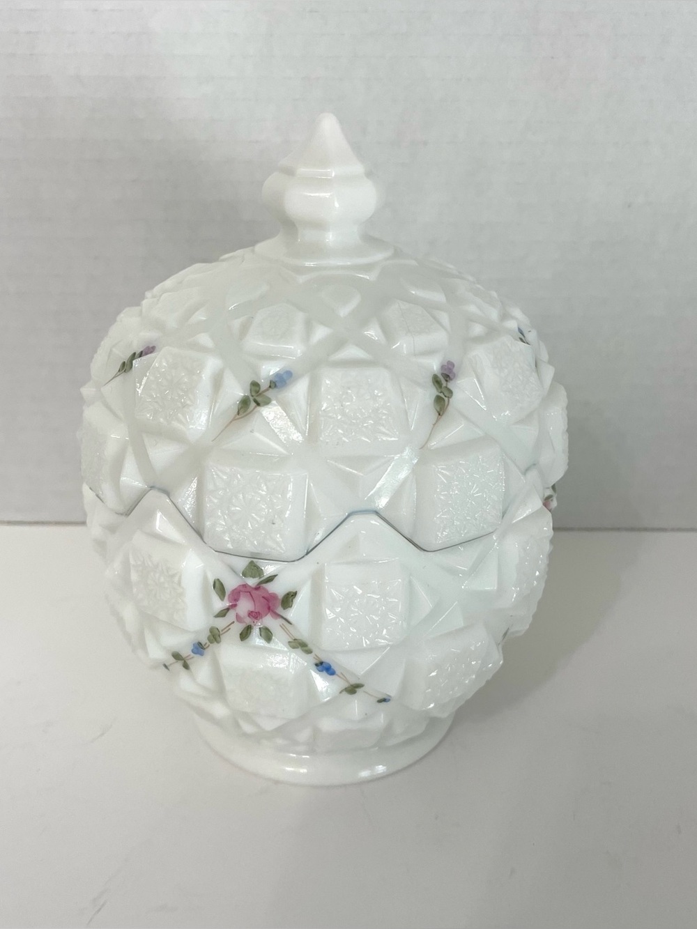Vintage Westmoreland Quilted Pattern Milk Glass Candy Jar Dish With Lid Floral